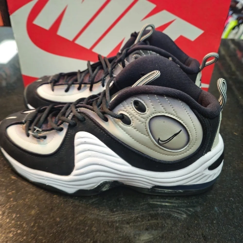 AIR PENNY 2 'PANDA' sz 8 white & black  Nwb